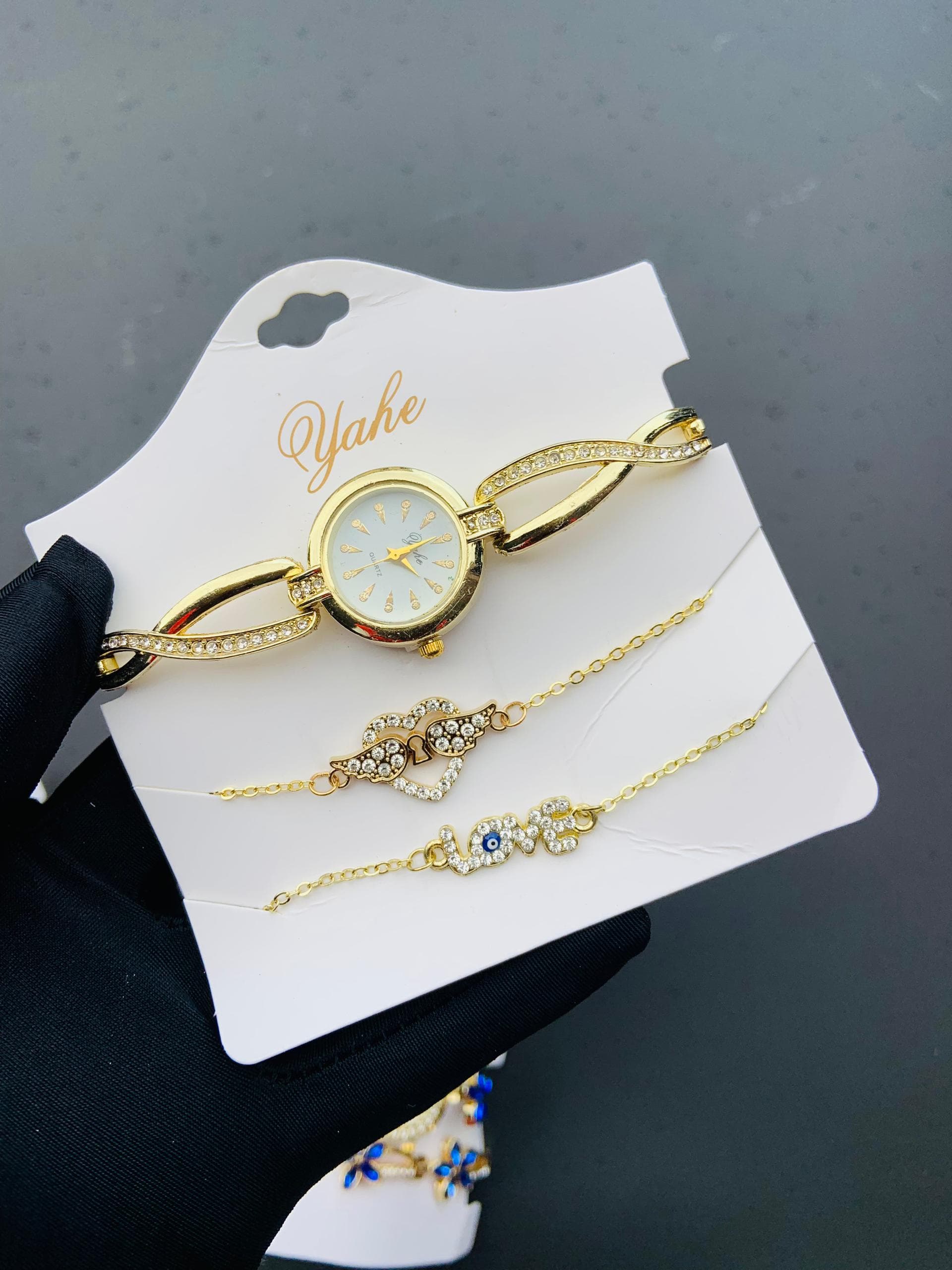 Wristwatch and bracelet