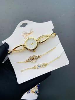 Wristwatch and bracelet