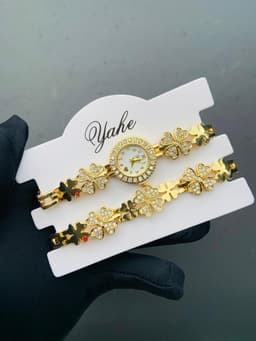 Wristwatch and bracelet